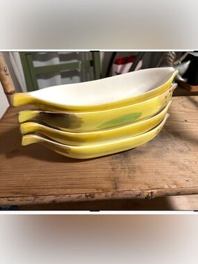 Yellow Ceramic Banana Serveware - Set of 4